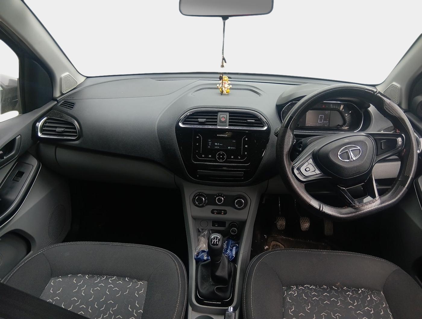 2023 Tata Tiago XT PETROL, Petrol, Manual, 27,916 km, interior