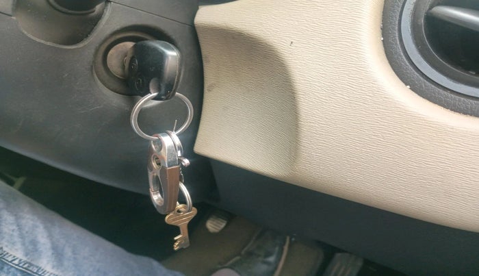 2013 Renault Duster 85 PS RXE DIESEL, Diesel, Manual, 2,15,965 km, interior