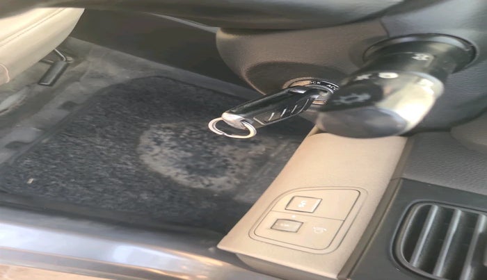 2013 Hyundai Eon ERA + LPG, Petrol, Manual, 1,41,416 km, interior