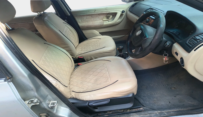 2011 Skoda Fabia AMBITION 1.2 TDI, Diesel, Manual, 1,00,000 km, interior