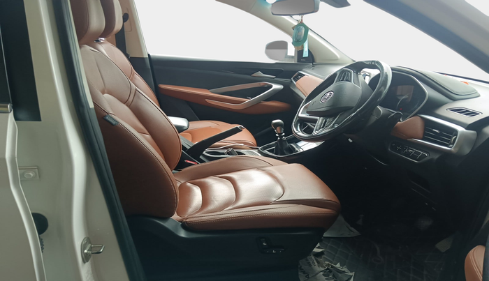 2021 MG HECTOR PLUS SELECT 2.0 DIESEL TURBO MT 7-STR, Diesel, Manual, 78,490 km, interior