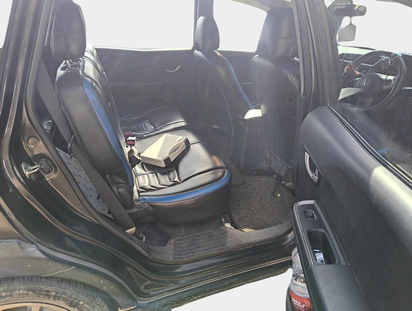 2016 Honda BR-V 1.5L I- DTEC V, Diesel, Manual, 1,85,818 km, interior