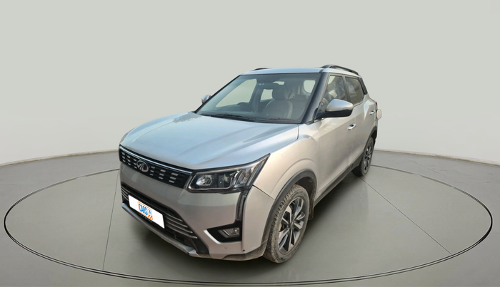 2020 Mahindra XUV300 W8 (O) 1.5 DIESEL, Diesel, Manual, 99,016 km, exterior