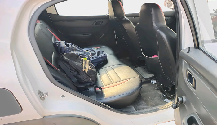 2016 Renault Kwid RXE, Petrol, Manual, 35,568 km, interior