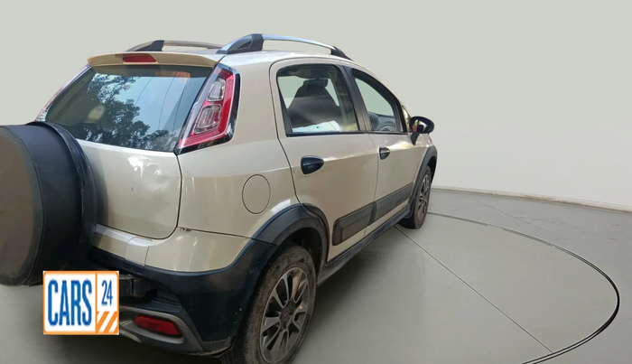 2015 Fiat Avventura DYNAMIC MULTIJET 1.3, Diesel, Manual, 1,42,179 km, exterior