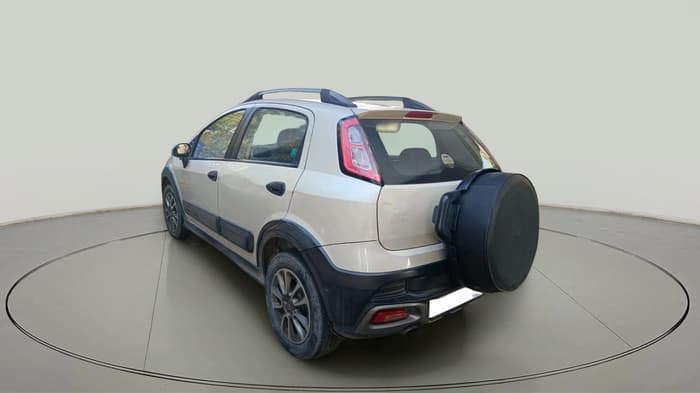 2015 Fiat Avventura DYNAMIC MULTIJET 1.3, Diesel, Manual, 1,42,179 km, exterior