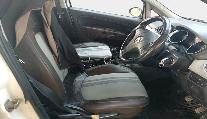 2015 Fiat Avventura DYNAMIC MULTIJET 1.3, Diesel, Manual, 1,42,179 km, interior