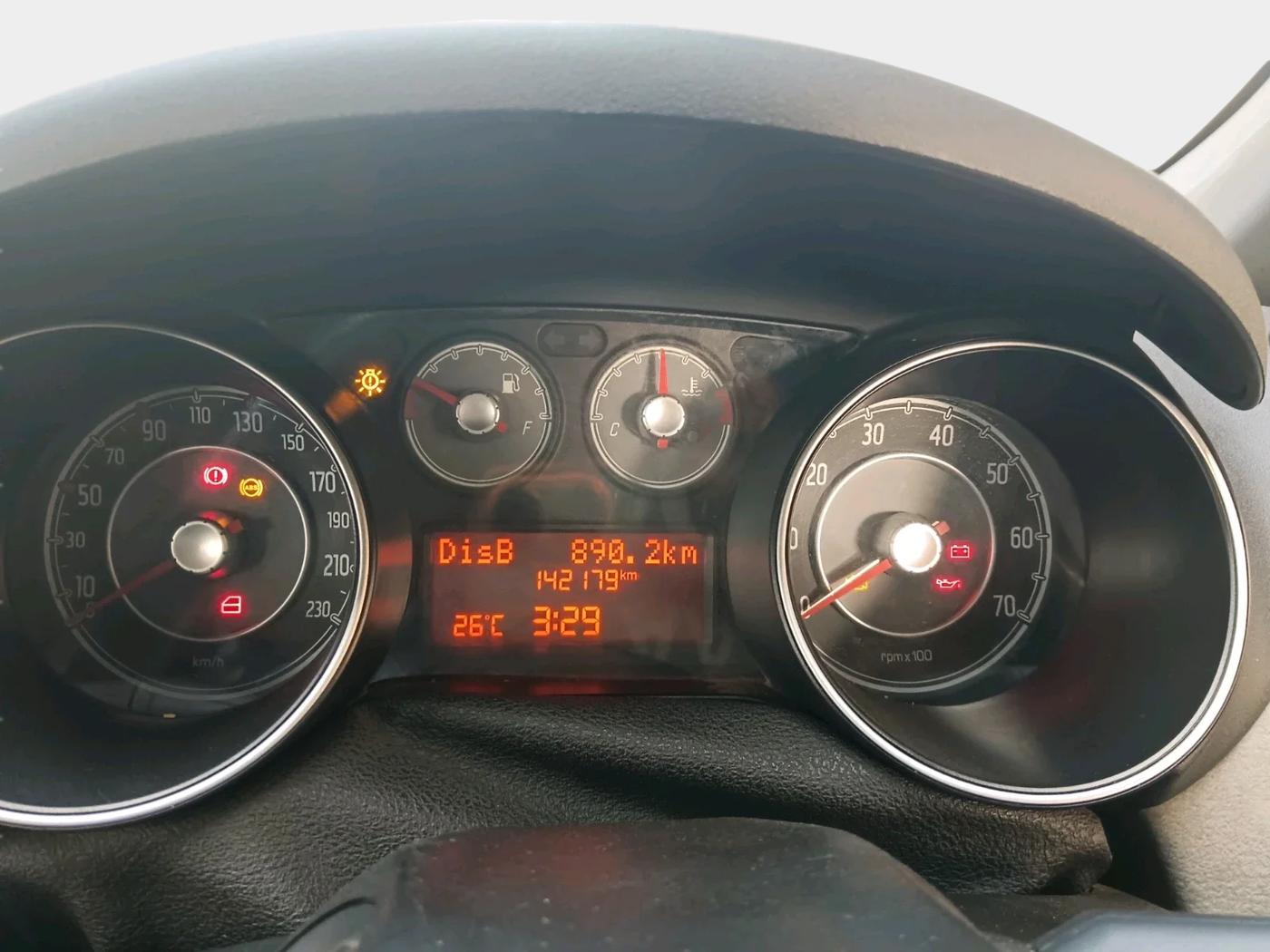 2015 Fiat Avventura DYNAMIC MULTIJET 1.3, Diesel, Manual, 1,42,179 km, interior