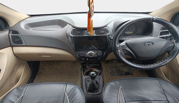 2016 Hyundai Eon ERA +, Petrol, Manual, 1,24,451 km, interior