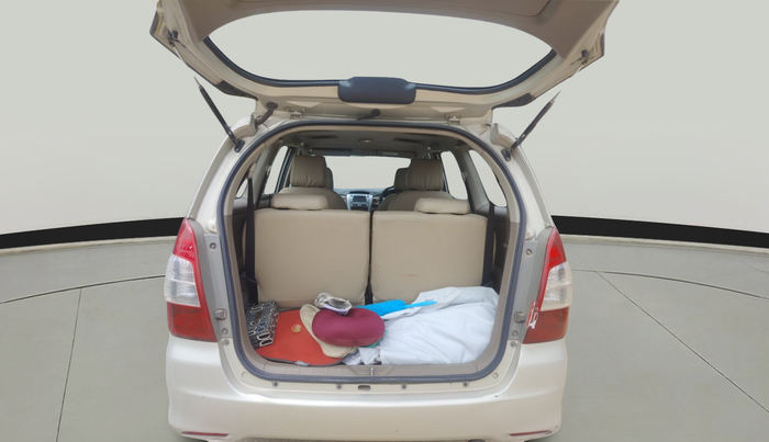 2015 Toyota Innova 2.5 VX 7 STR, Diesel, Manual, 79,798 km, exterior