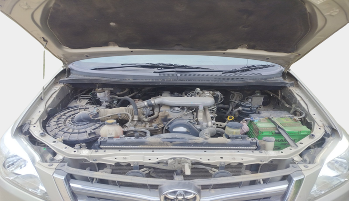 2015 Toyota Innova 2.5 VX 7 STR, Diesel, Manual, 79,798 km, exterior