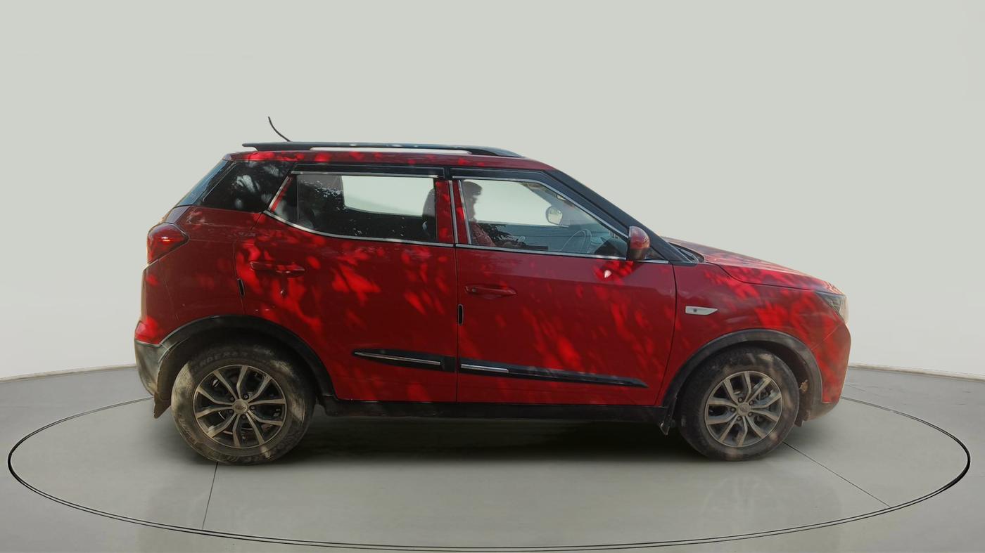 2021 Mahindra XUV300 W4 1.5 DIESEL, Diesel, Manual, 1,40,376 km, exterior