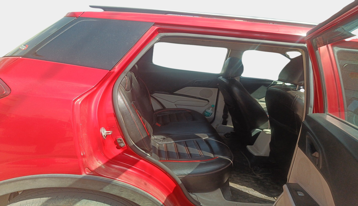 2021 Mahindra XUV300 W4 1.5 DIESEL, Diesel, Manual, 1,40,376 km, interior
