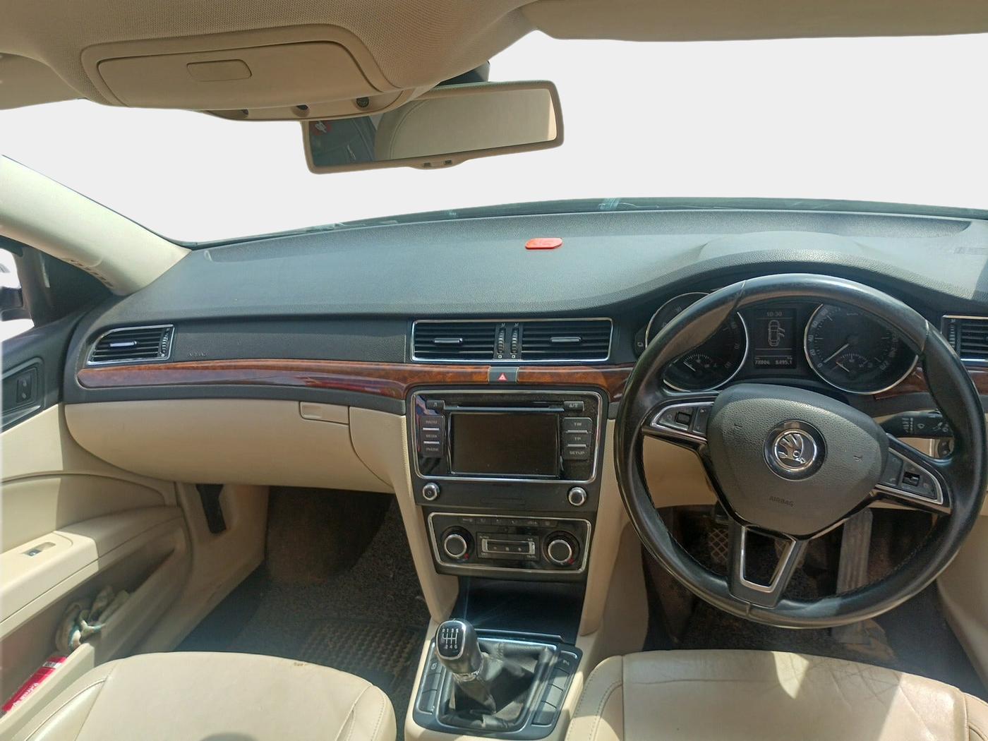2014 Skoda Superb ELEGANCE 1.8 TSI MT, Petrol, Manual, 78,811 km, interior