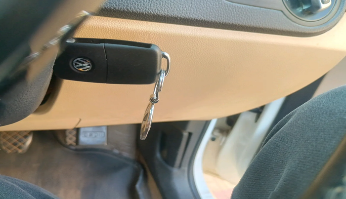 2014 Volkswagen Polo HIGHLINE1.5L, Diesel, Manual, 90,159 km, interior