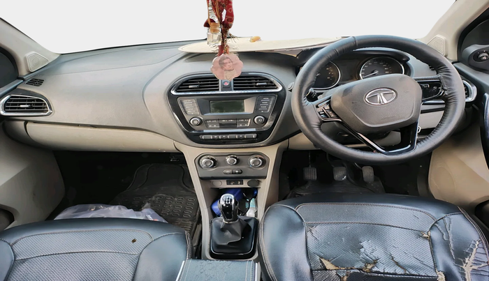 2018 Tata Tiago XZ PETROL, Petrol, Manual, 1,40,874 km, interior