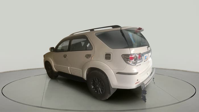 2011 Toyota Fortuner 3.0 4X4 MT, Diesel, Manual, 1,25,515 km, exterior