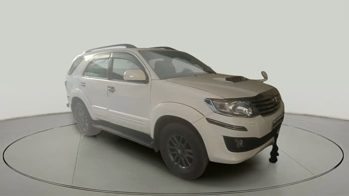 2011 Toyota Fortuner 3.0 4X4 MT, Diesel, Manual, 1,25,515 km, exterior