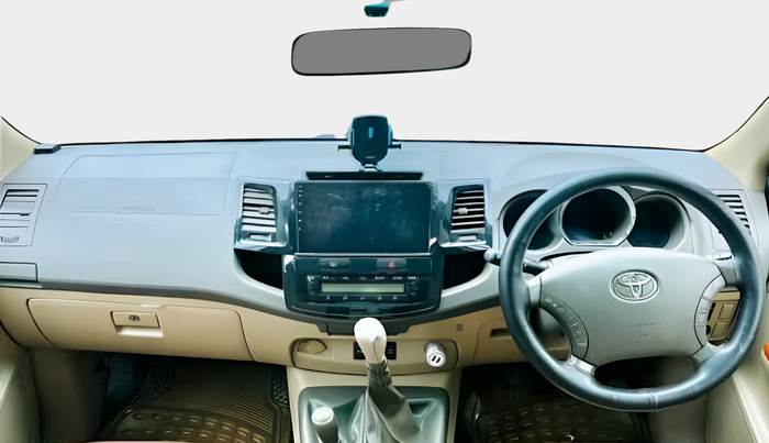 2011 Toyota Fortuner 3.0 4X4 MT, Diesel, Manual, 1,25,492 km, interior