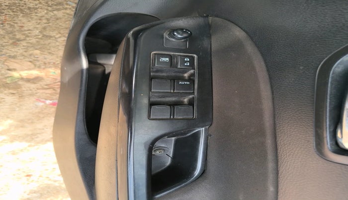2013 Maruti Swift VDI, Diesel, Manual, 1,83,463 km, interior