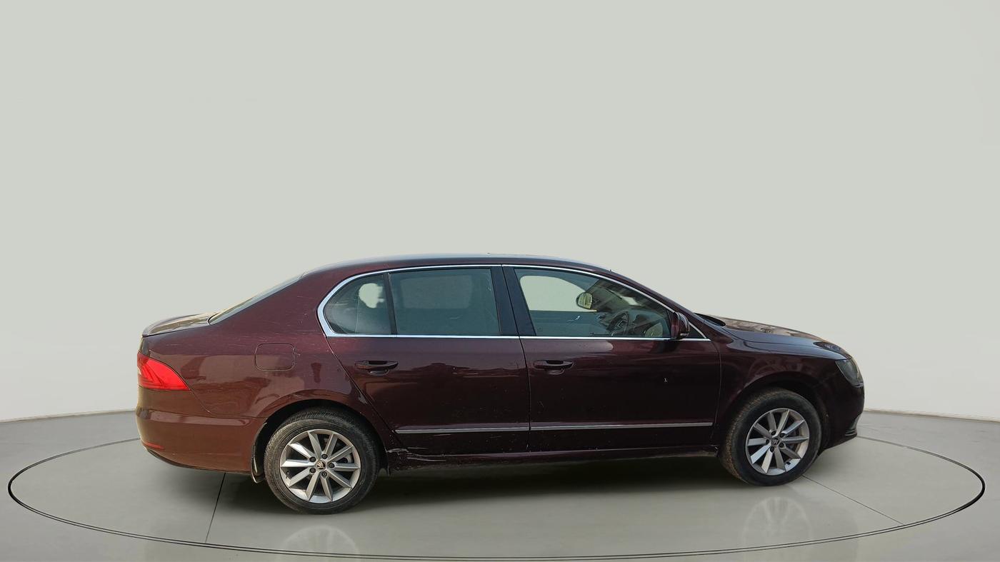 2015 Skoda Superb ELEGANCE 2.0 TDI CR AT, Diesel, Automatic, 1,30,629 km, exterior