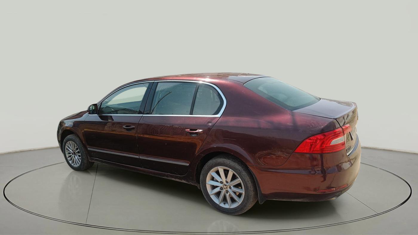 2015 Skoda Superb ELEGANCE 2.0 TDI CR AT, Diesel, Automatic, 1,30,629 km, exterior