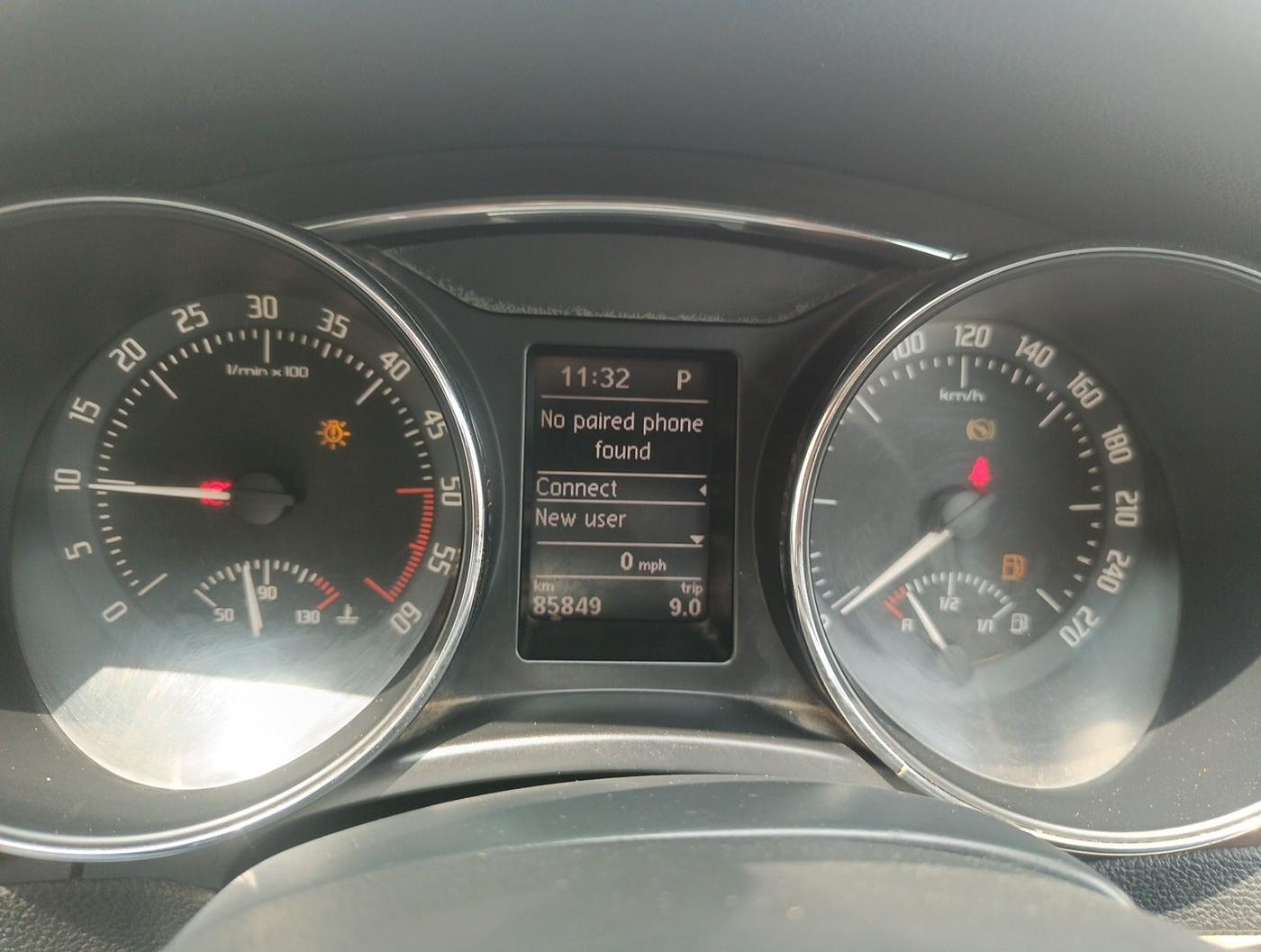 2015 Skoda Superb ELEGANCE 2.0 TDI CR AT, Diesel, Automatic, 1,30,629 km, interior