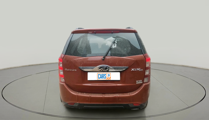 2016 Mahindra XUV500 W10 AT, Diesel, Automatic, 2,30,092 km, exterior