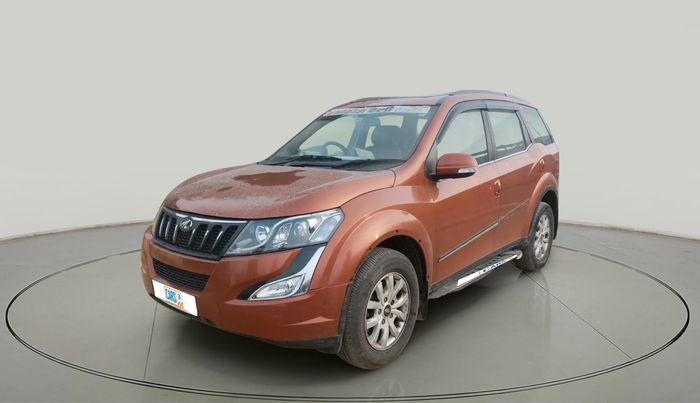 2016 Mahindra XUV500 W10 AT, Diesel, Automatic, 2,30,092 km, exterior