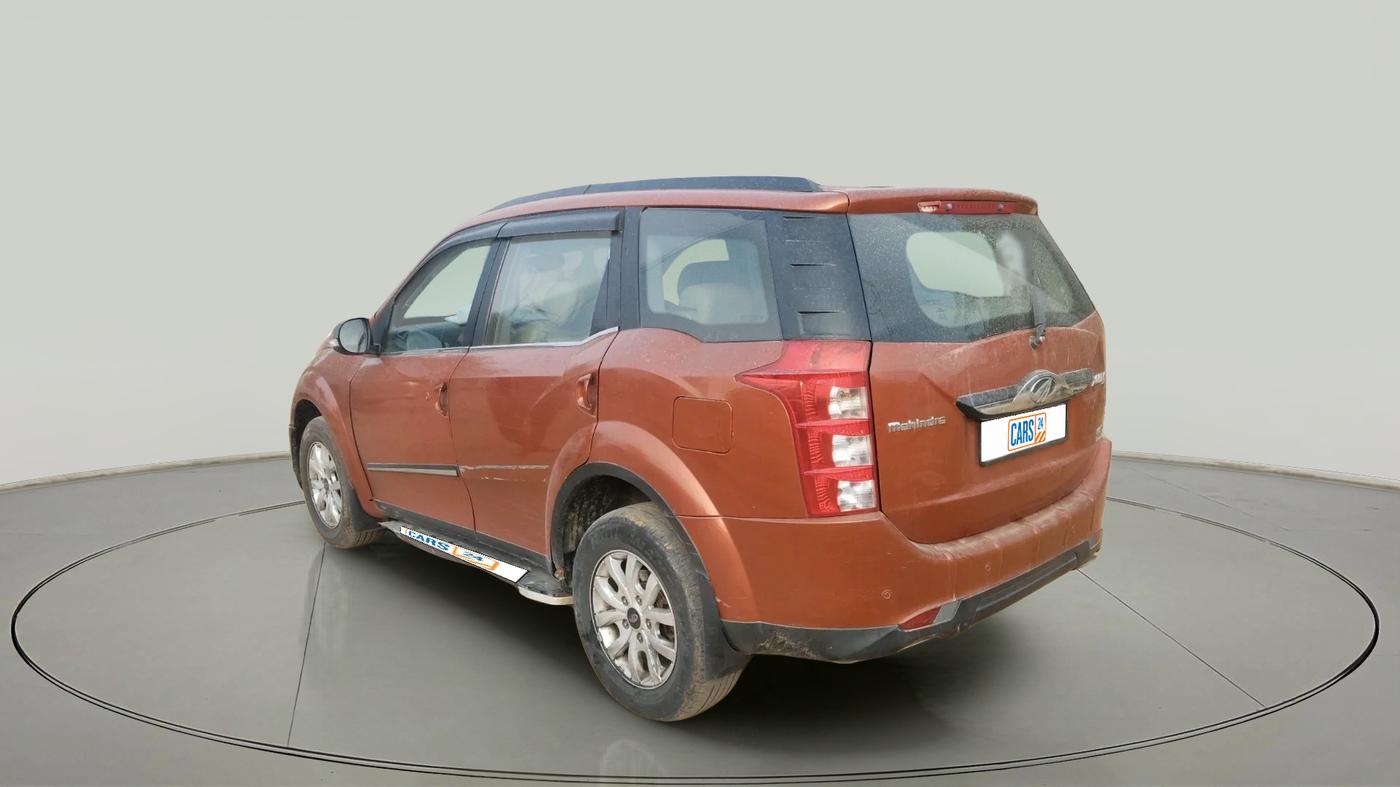 2016 Mahindra XUV500 W10 AT, Diesel, Automatic, 2,30,092 km, exterior