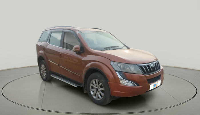 2016 Mahindra XUV500 W10 AT, Diesel, Automatic, 2,30,092 km, exterior