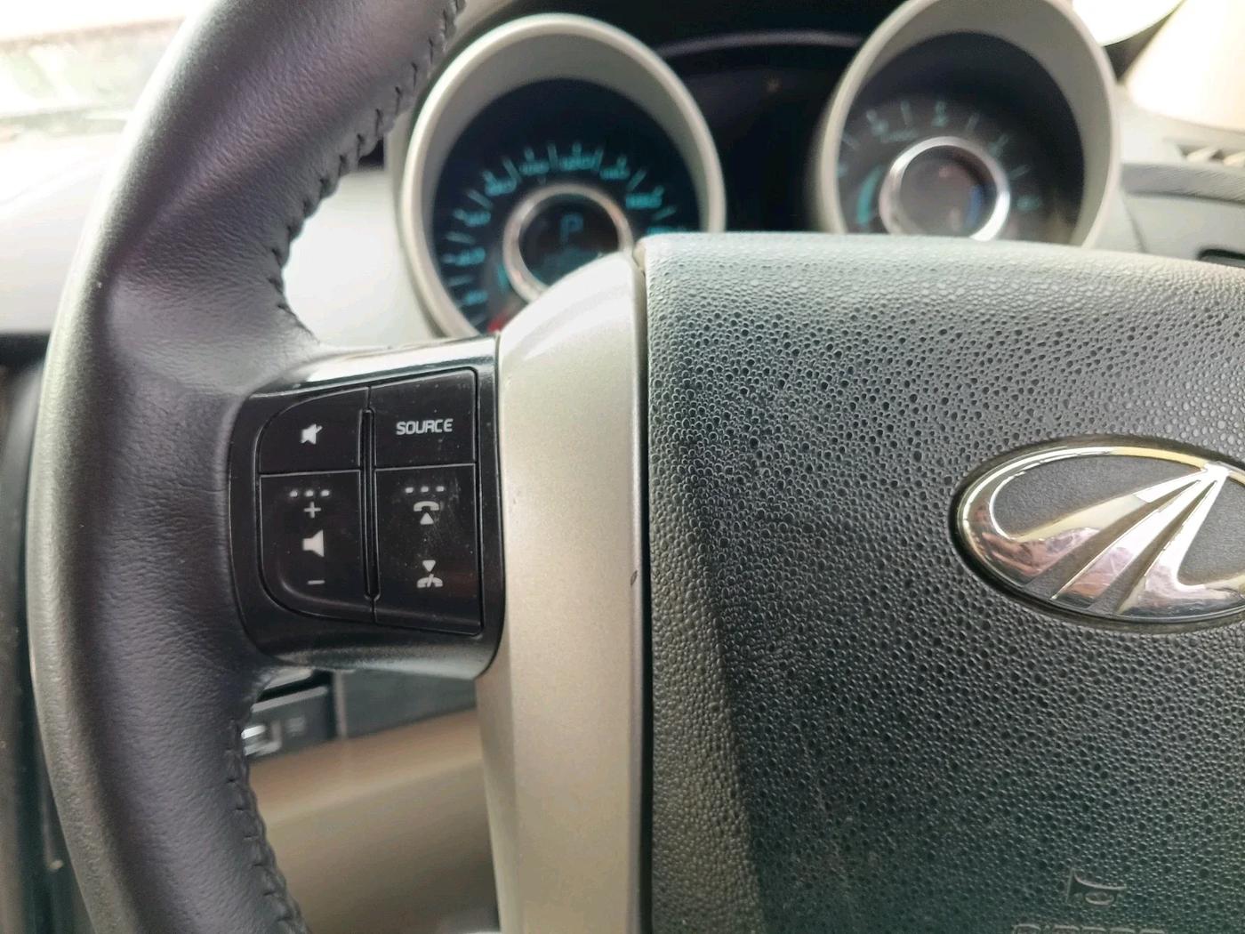 2016 Mahindra XUV500 W10 AT, Diesel, Automatic, 2,30,092 km, interior