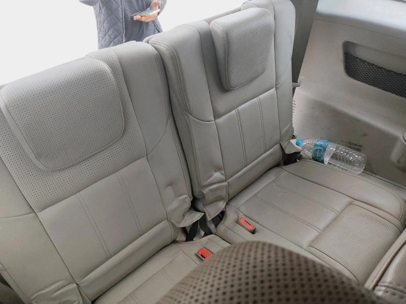 2016 Mahindra XUV500 W10 AT, Diesel, Automatic, 2,30,092 km, interior