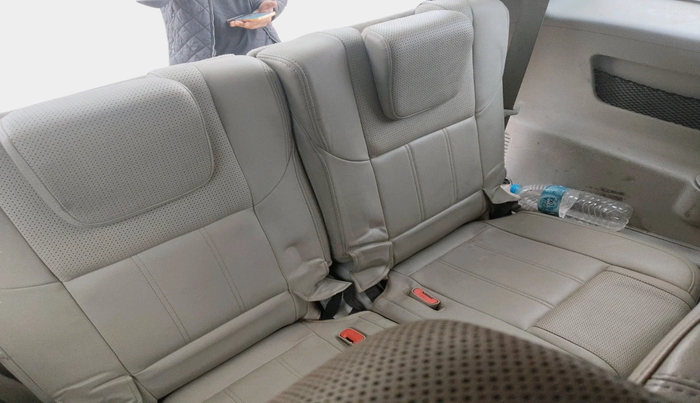 2016 Mahindra XUV500 W10 AT, Diesel, Automatic, 2,30,092 km, interior