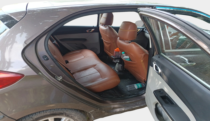 2018 Tata Tiago XZ PETROL, Petrol, Manual, 1,12,701 km, interior