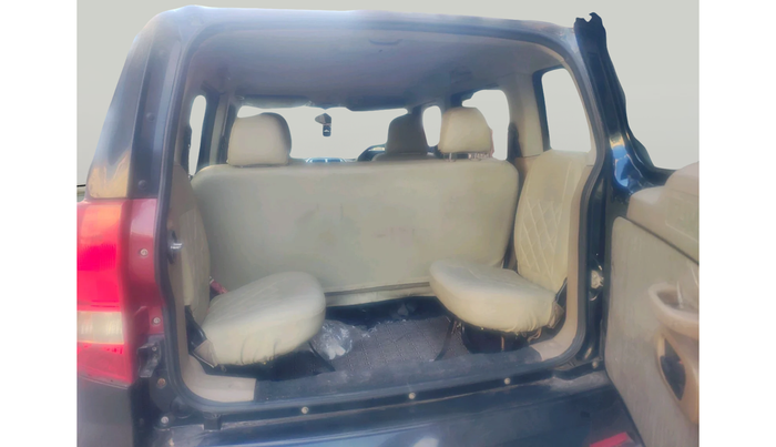 2018 Mahindra TUV300 T8, Diesel, Manual, 37,198 km, exterior