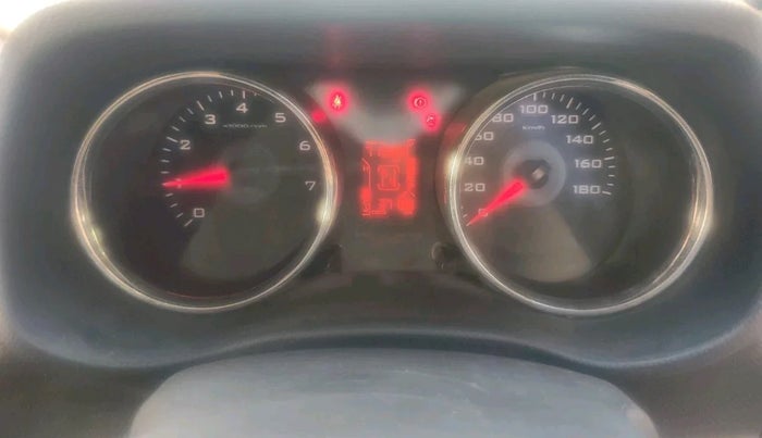 2018 Mahindra TUV300 T8, Diesel, Manual, 37,198 km, interior