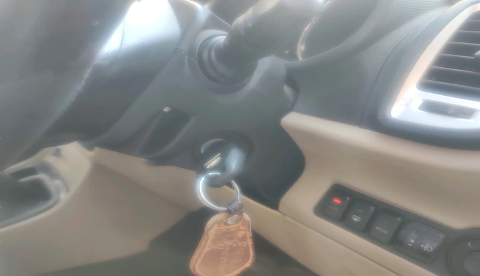 2018 Mahindra TUV300 T8, Diesel, Manual, 37,198 km, interior