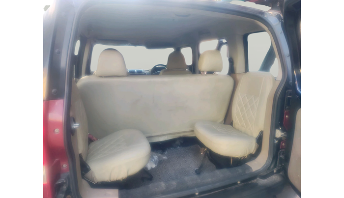 2018 Mahindra TUV300 T8, Diesel, Manual, 37,198 km, interior