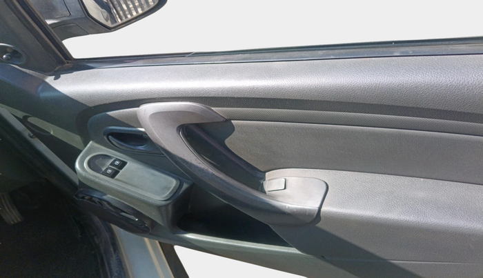 2015 Renault Duster 85 PS RXE DIESEL, Diesel, Manual, 1,95,896 km, interior