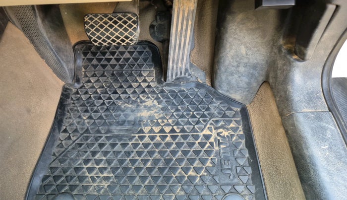 2011 Volkswagen Jetta HIGHLINE TDI AT, Diesel, Automatic, 1,14,754 km, interior