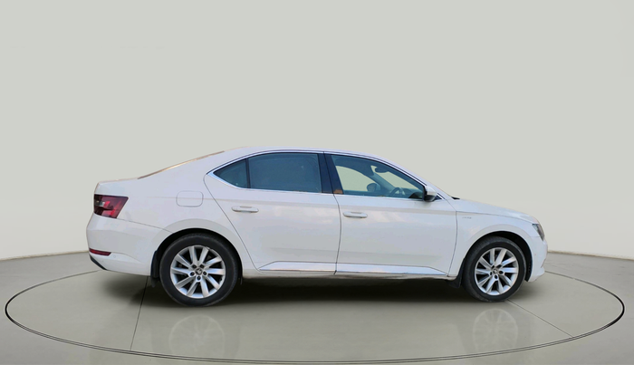 2017 Skoda Superb L&K 2.0 TDI AT, Diesel, Automatic, 1,91,861 km, exterior