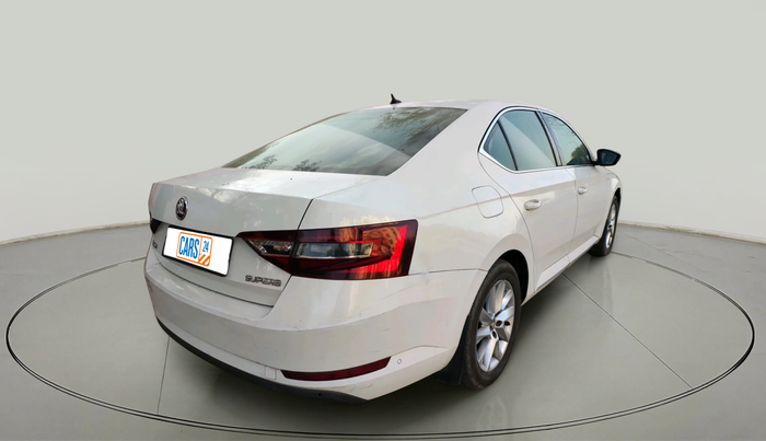 2017 Skoda Superb L&K 2.0 TDI AT, Diesel, Automatic, 1,91,861 km, exterior