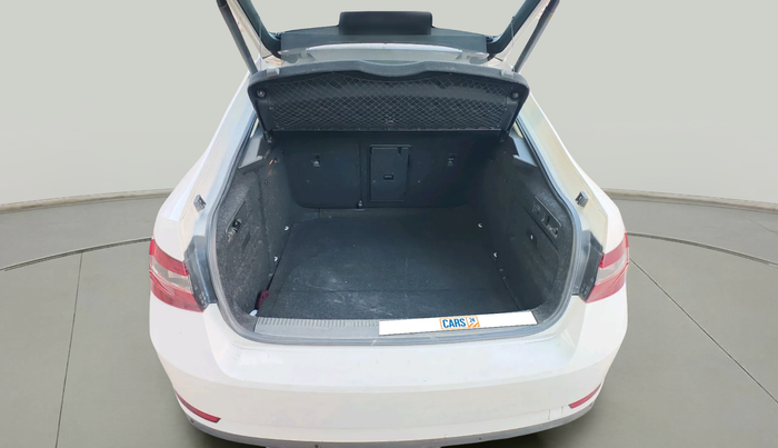 2017 Skoda Superb L&K 2.0 TDI AT, Diesel, Automatic, 1,91,861 km, exterior