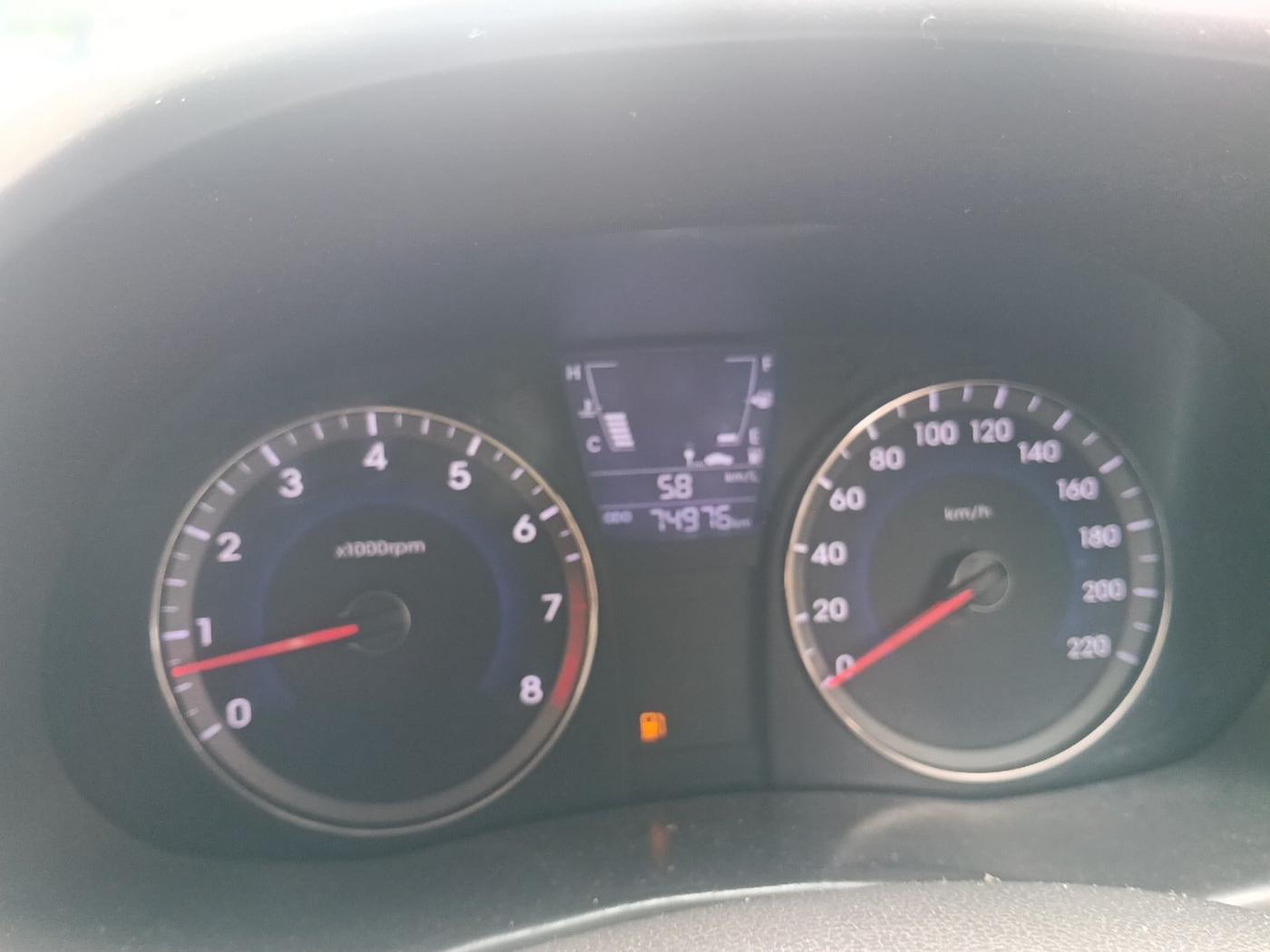 2012 Hyundai Verna FLUIDIC 1.6 VTVT EX, Petrol, Manual, 75,002 km, interior