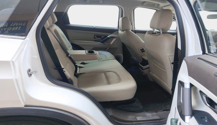 2024 Tata Safari ACCOMPLISHED PLUS DUAL TONE AT, Diesel, Automatic, 30,281 km, interior