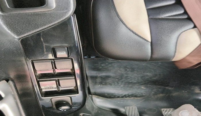 2017 Maruti Wagon R 1.0 VXI, Petrol, Manual, 36,892 km, interior