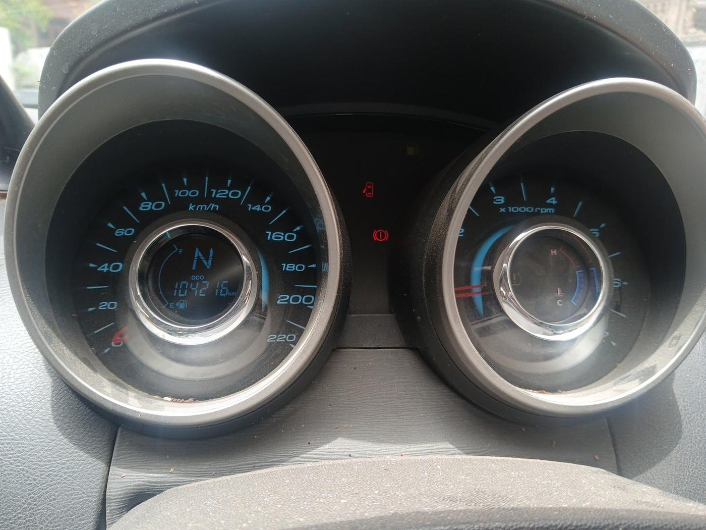 2019 Mahindra XUV500 W11, Diesel, Manual, 2,32,668 km, interior