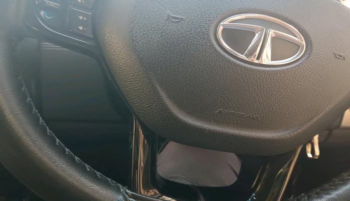 2018 Tata Hexa XM 4X2 7 STR, Diesel, Manual, 1,82,598 km, interior