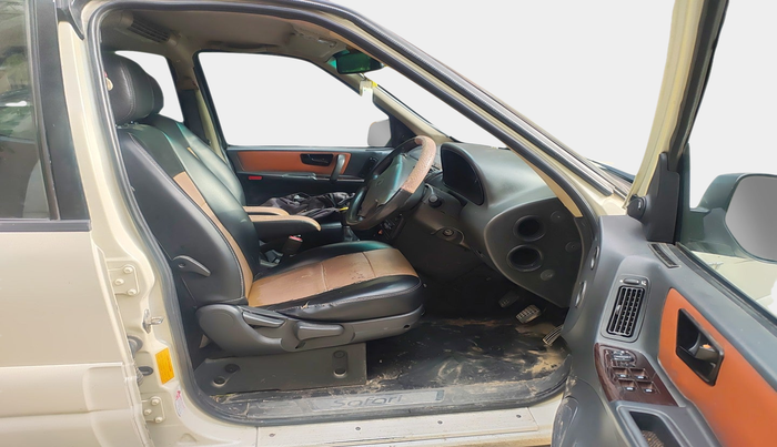 2013 Tata Safari Storme 2.2 VX 4X2, Diesel, Manual, 1,28,883 km, interior